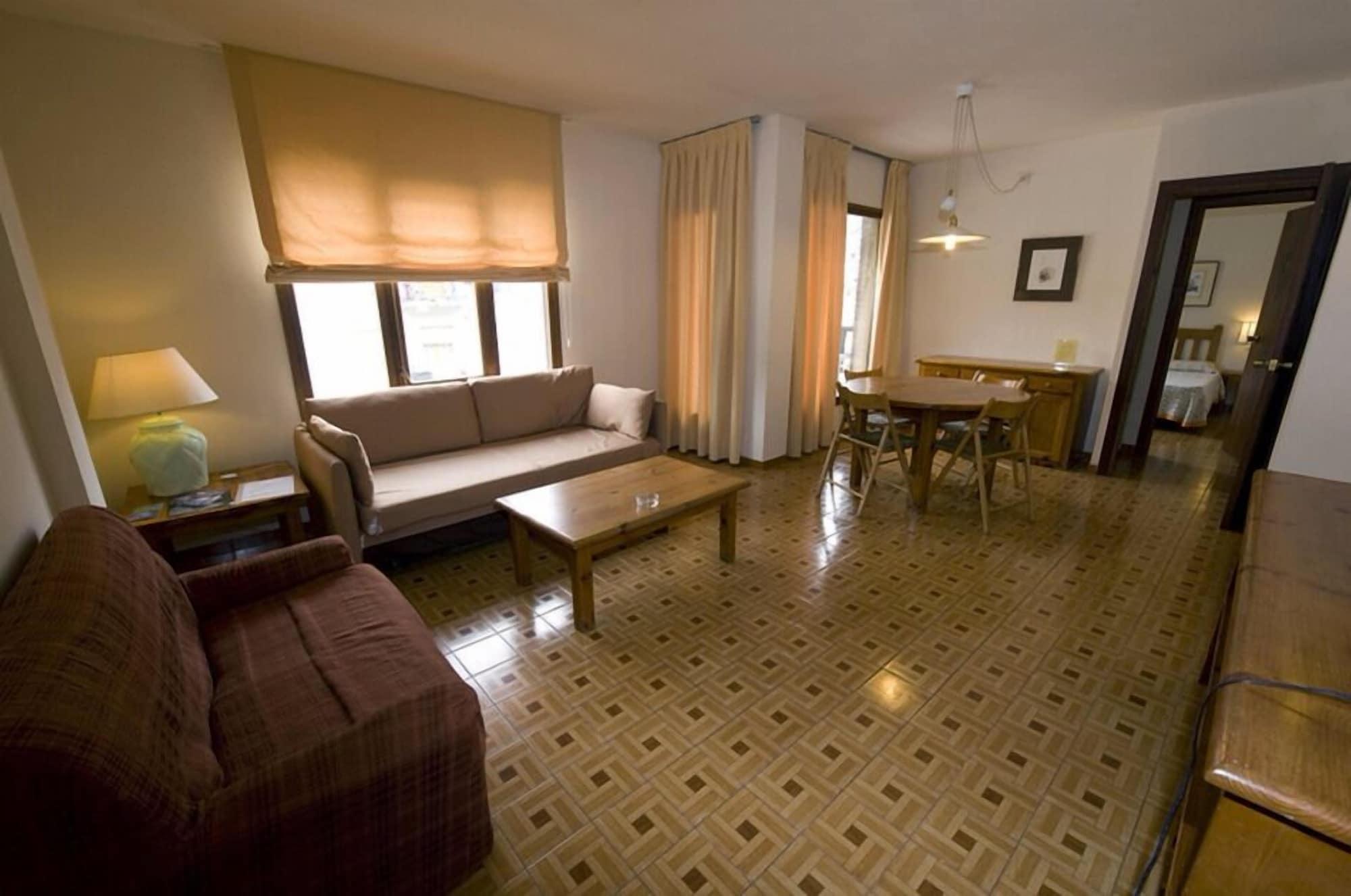 Apartamentos Pessets Adelaida Sort Ngoại thất bức ảnh