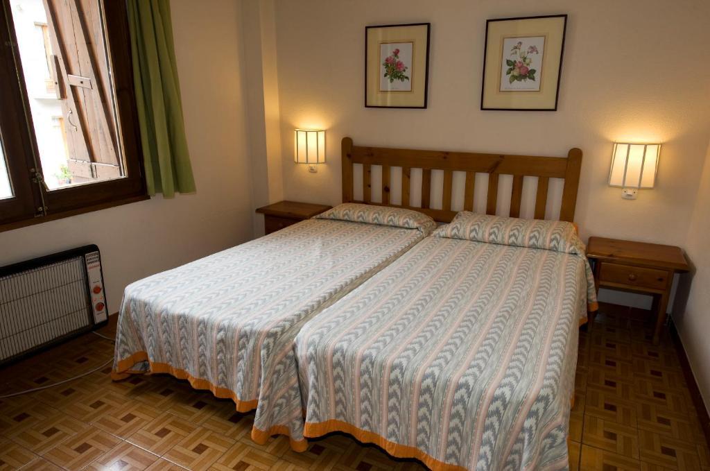 Apartamentos Pessets Adelaida Sort Phòng bức ảnh